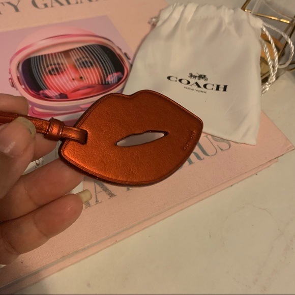 Coach Lips Bag Tag in Smooth Red Leather NWT - Picture 7 of 8